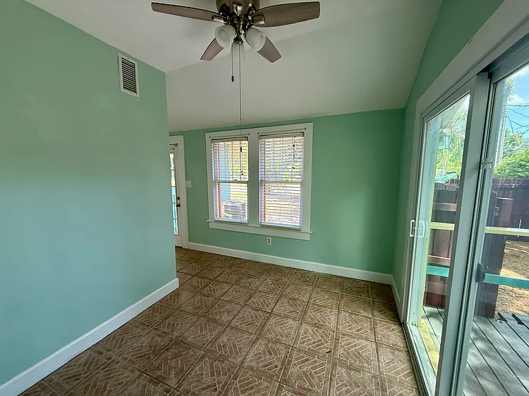 457 Highland Ave — Photo 16