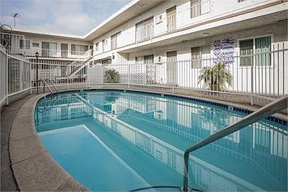 1st image of 425 N Hobart Blvd