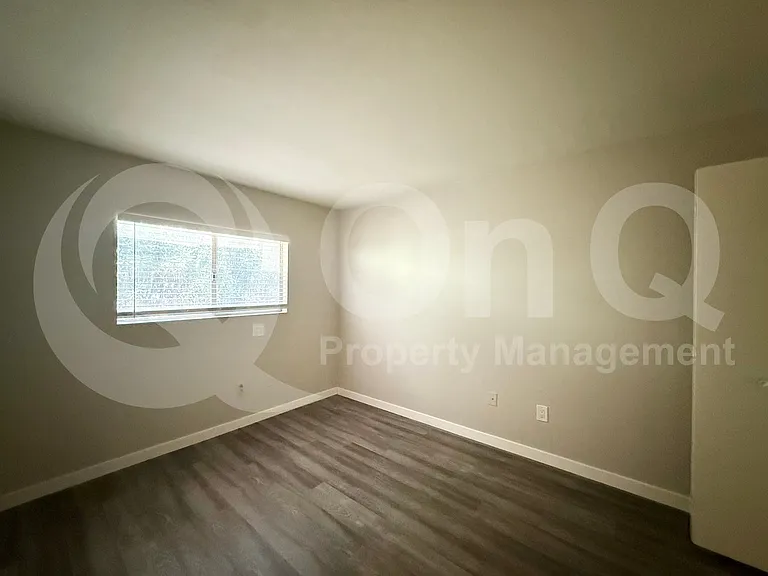 3002 E Waltann Ln #2 — Photo 9