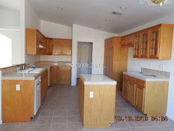 4th image of 820 Laguna St