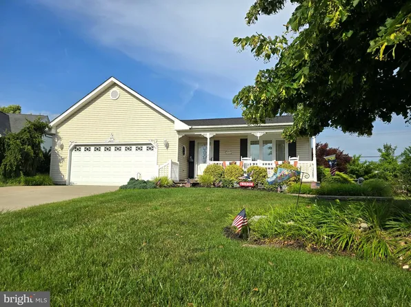 111 Canopy Ln, Sewell, NJ 08080