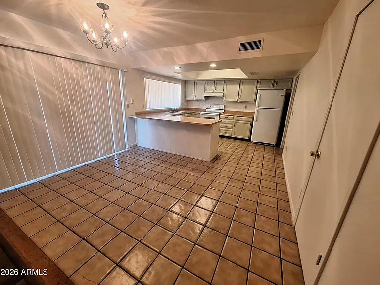4142 W Sunnyside Ave — Photo 4