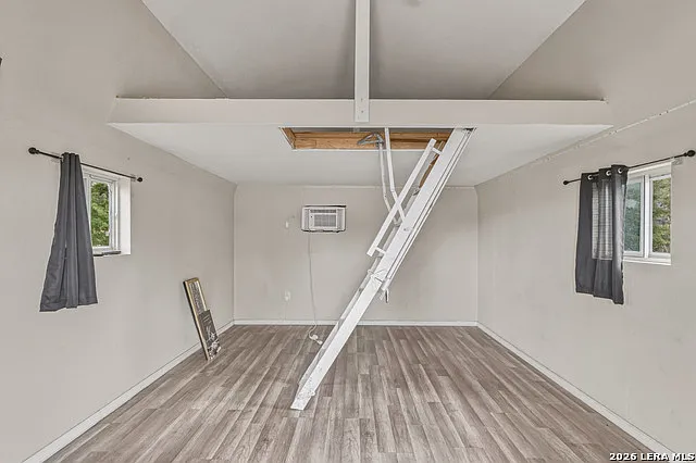 402 Tedder St — Photo 17