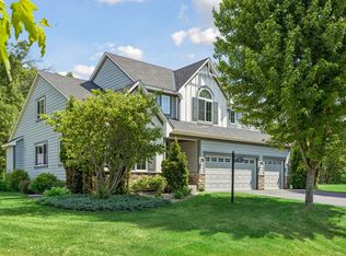 6 Cunningham Rd, North Oaks, MN 55127