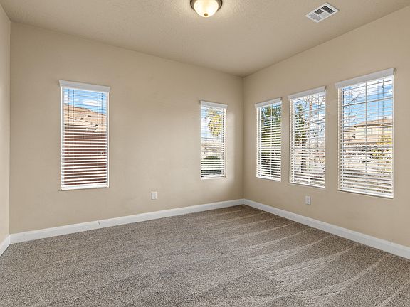 5th image of 2946 E Carmine Dr