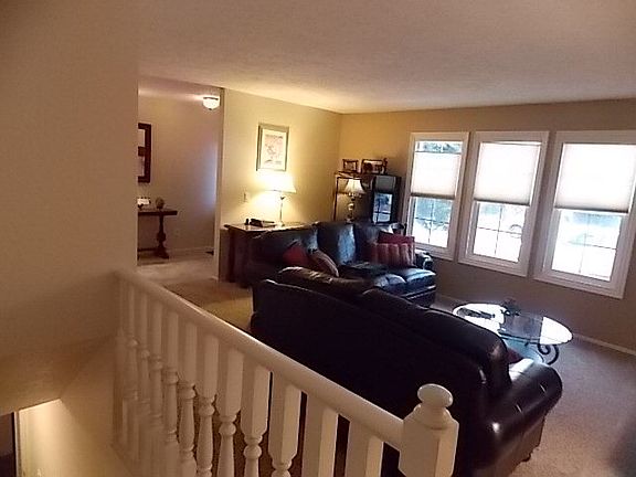 4th image of 1621 Sviskon Way