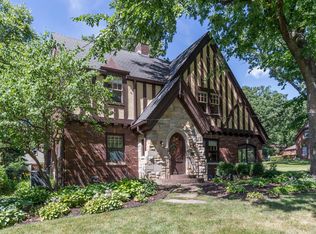 5817 N Waterbury Rd, Des Moines, IA 50312