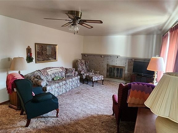 5th image of 1360 Fairlane Dr