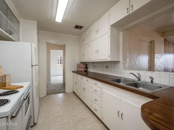 1065 Circle Dr, Las Cruces, NM 88005