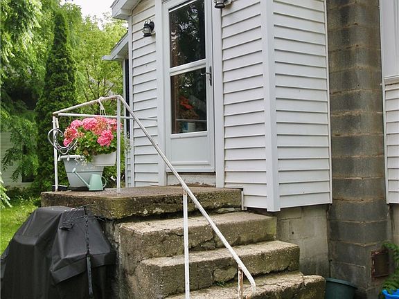 4th image of 7153 Prospect St