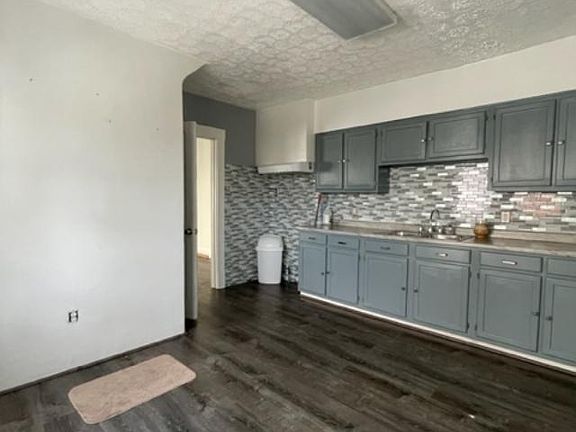 5th image of 8301 Denison Ave Unit B