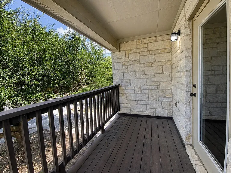 525 Eagles Nest Cv — Photo 43