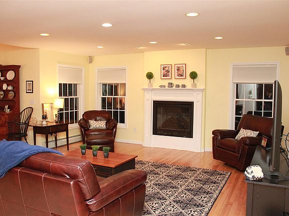 5th image of 1 Canfield Ct