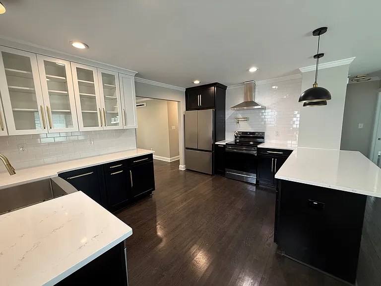 215 Walnut St — Photo 5