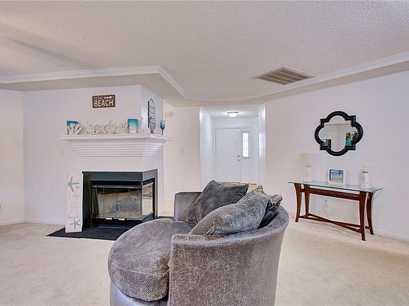 4th image of 111 White Stone Ct