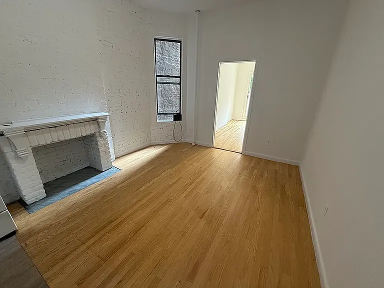 426 W 48th St #1RE — Photo 5