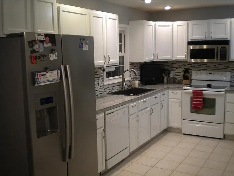404 Robinson Ave — Photo 6