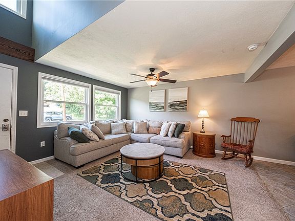 3rd image of 136 Keithwood Dr