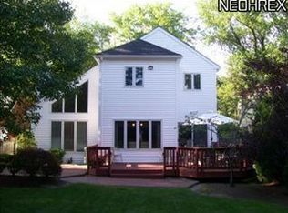 23007 Lake Rd, Bay Village, OH 44140