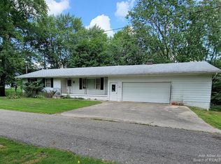 211 Mineral Springs St, Stockbridge, MI 49285