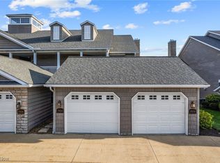 2920 Whispering Shores Dr, Vermilion, OH 44089