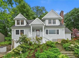 21 Crest Rd, Chappaqua, NY 10514