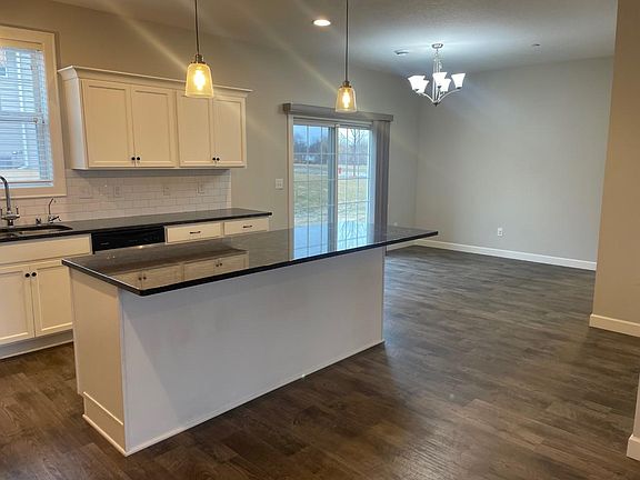 3rd image of 544 Tiffany Ln