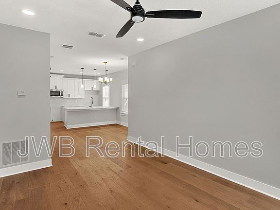5th image of 1815 Hubbard St #2