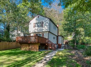 39 Jefferson Trl, Hopatcong, NJ 07843