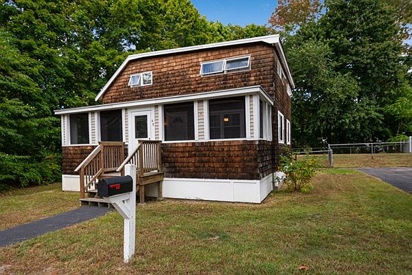 138 Milford St, Hanson, MA 02341, MLS# 73135757