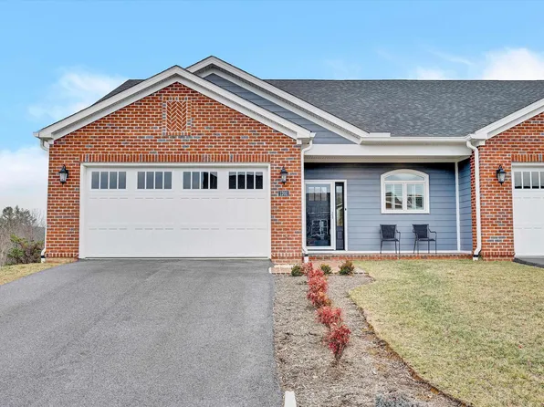1701 Cedar Ridge Dr, Radford, VA 24141
