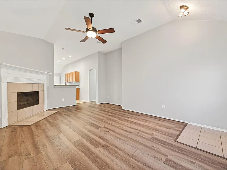 18499 Sunrise Pines Dr — Photo 8