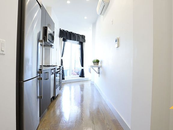 2nd image of 997 Jefferson Ave APT 4B