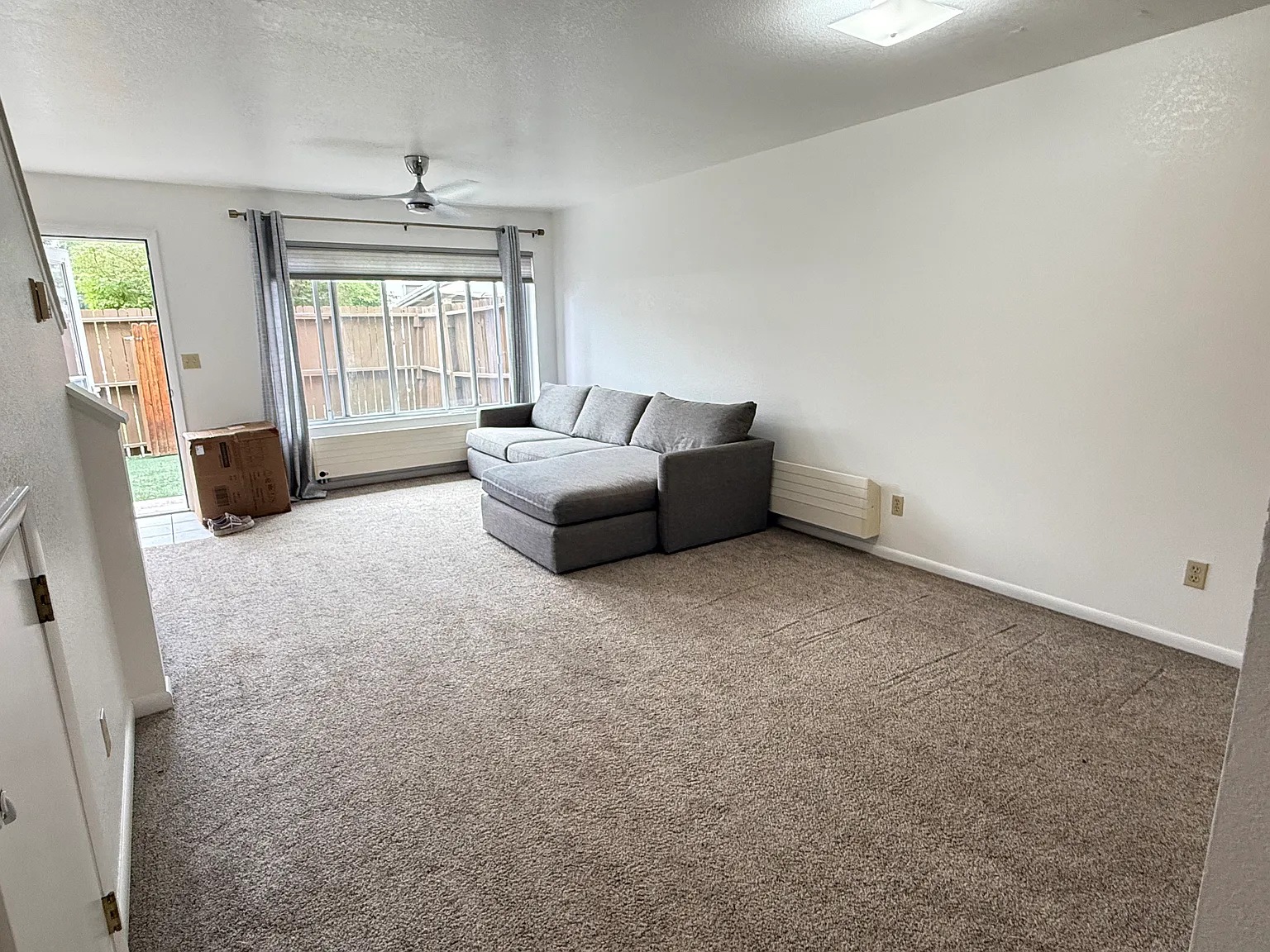 2 bed, 2.5 bath, 1072 sqft, $3,750 — Photo 2
