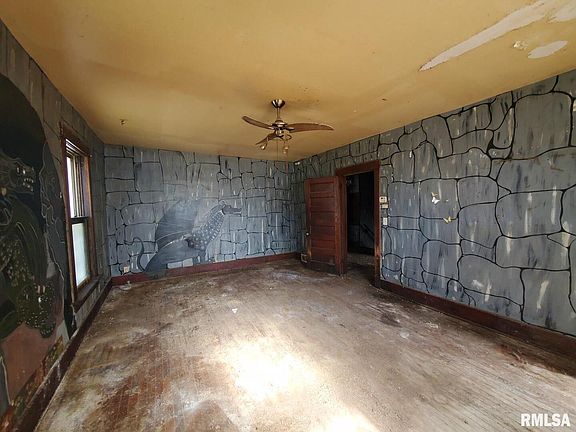 2nd image of 716-18 E 15th St #2