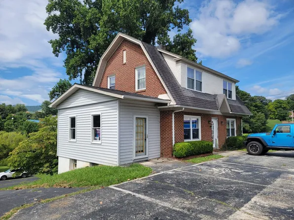 115 W Blue Ridge St, Stuart, VA 24171