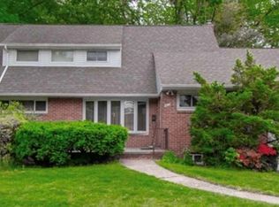 402 Plaza Rd N, Fair Lawn, NJ 07410