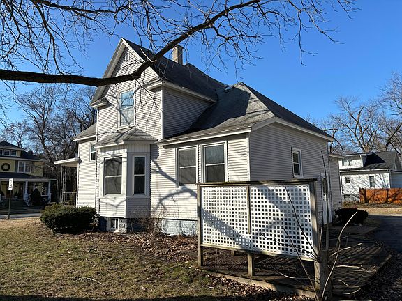 2nd image of 755 E Lincoln Ave
