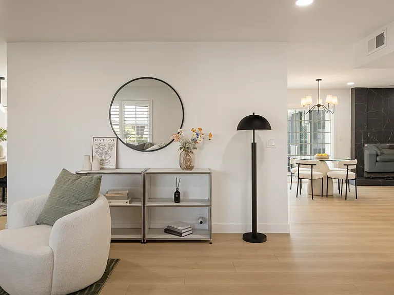 24262 Lysanda Dr — Photo 15