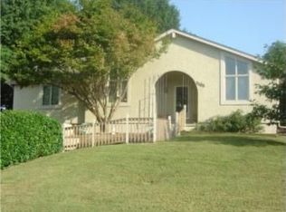 1100 NW Heatherwood Dr, Blue Springs, MO 64015