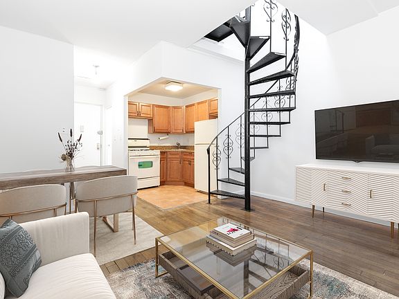 2nd image of 61 Lexington Ave APT 6H