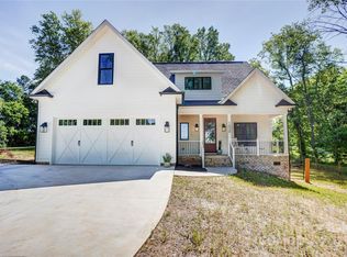 1030 Little Cowgirl Ln, Cleveland, NC 27013