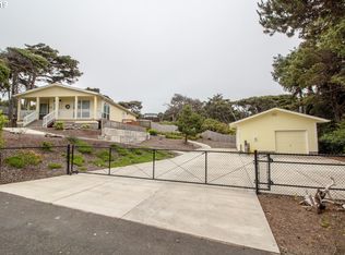 4620 Joshua Ln, Florence, OR 97439