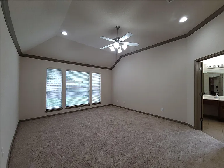 10028 Lisi Anne Dr — Photo 20