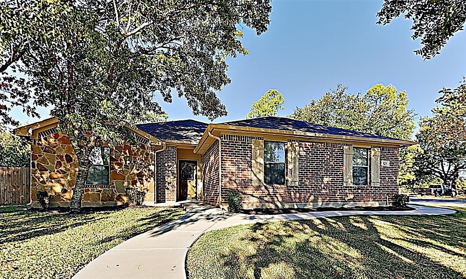 1st image of 129 Cynthia Ln