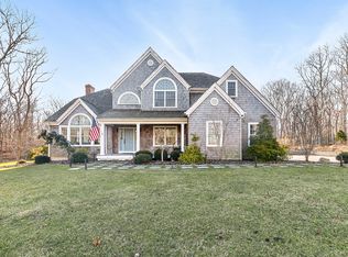 12 Katie Ln, Amagansett, NY 11937