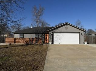100 E Walker Dr, Harrisonville, MO 64701