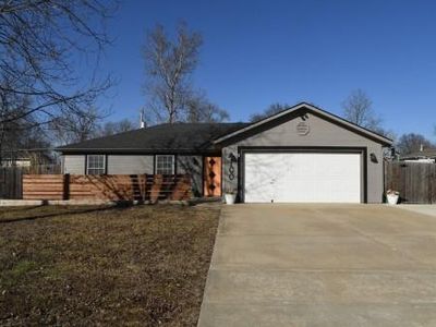 100 E Walker Dr, Harrisonville, MO, 64701