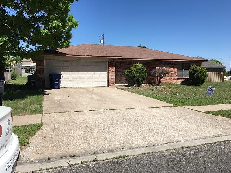1st image of 805 Courtney Ln