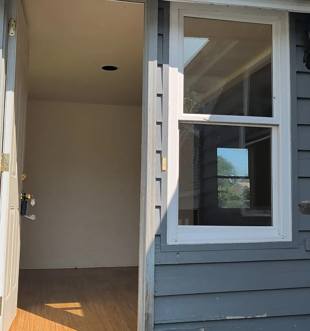 3 bed, 1383 sqft, $2,295 — Photo 1